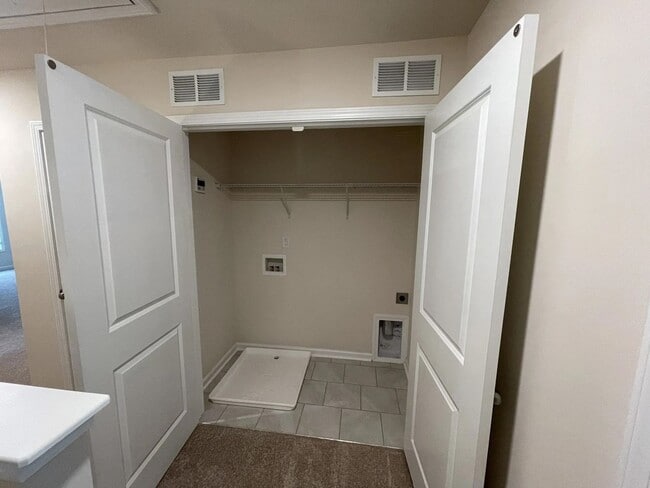 Building Photo - Beautiful 3BR w/ Garage