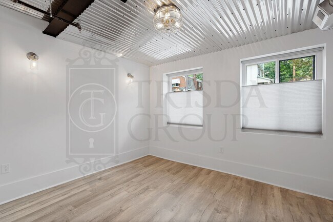 Building Photo - Modern 1 BR Apt in Mt Washington, 2 Off Street Parking Spaces, Private storage, Pets OK, W/D, DW, AC