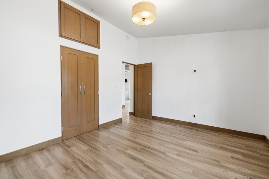 Building Photo - 173 W Avenida Alessandro