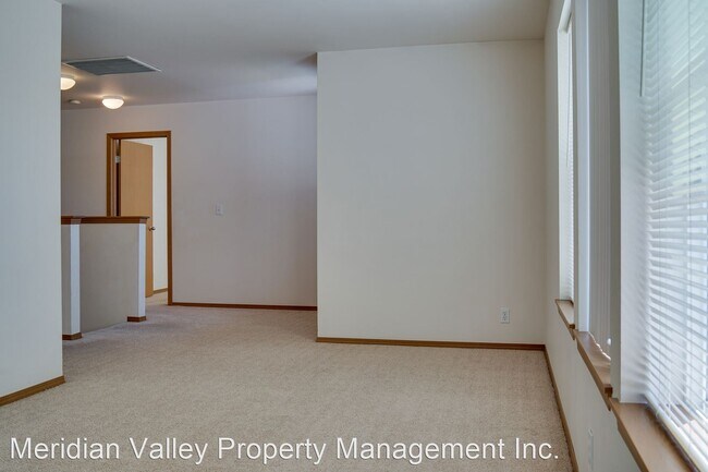 Building Photo - 4 br, 2.5 bath House - 7017 179th St Ct E