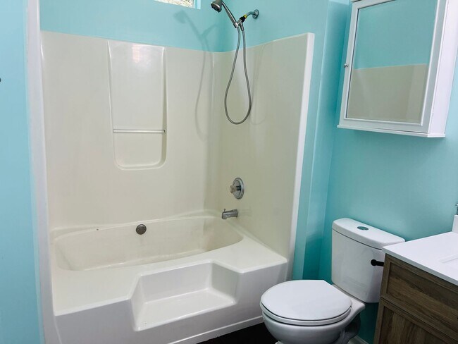 Building Photo - Wow! 3 bedroom 2 bathroom in Senoia. Must ...