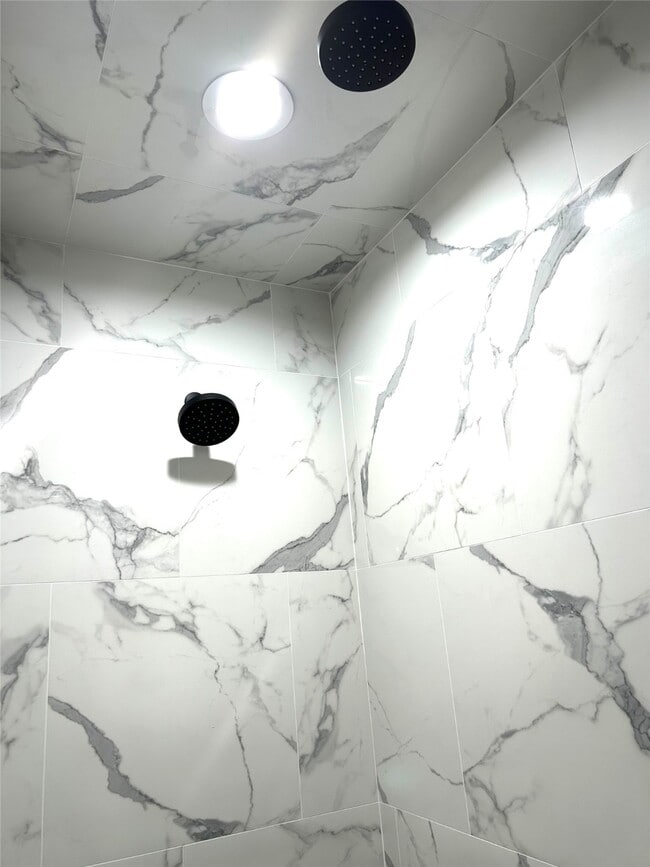 Building Photo - 2310 Townhall Ln