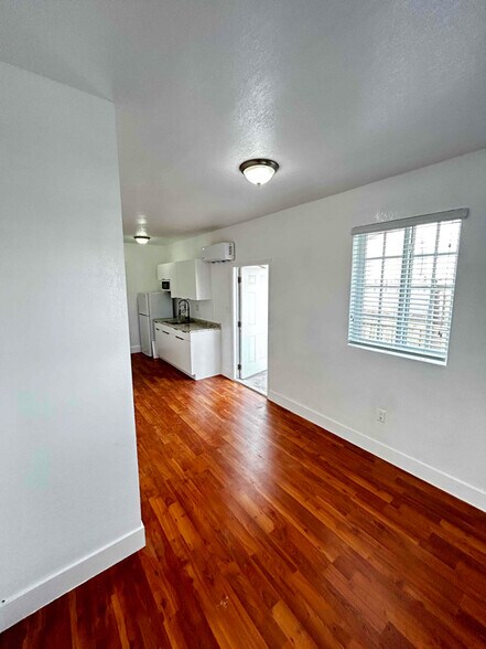 Building Photo - 7848 SW 35th Terrace