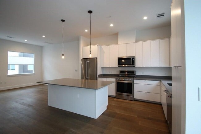 Building Photo - 505 Tillery St