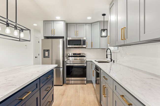 Building Photo - 1301 Clements Cir