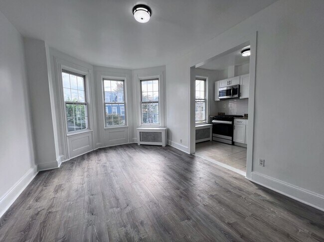 Building Photo - 618 16th St