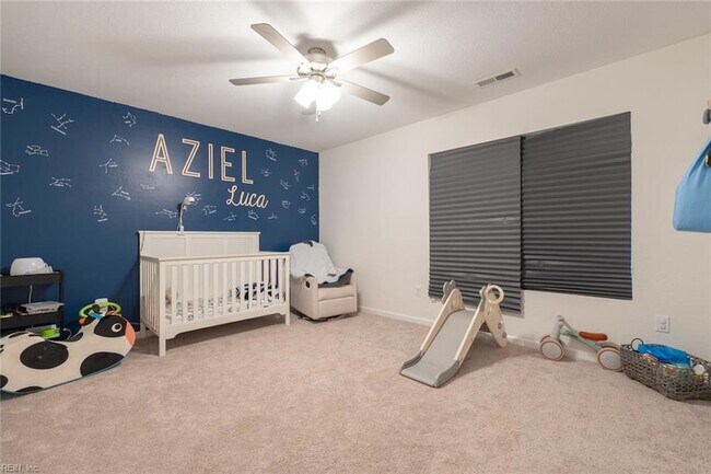 Building Photo - 1536 Beekman St