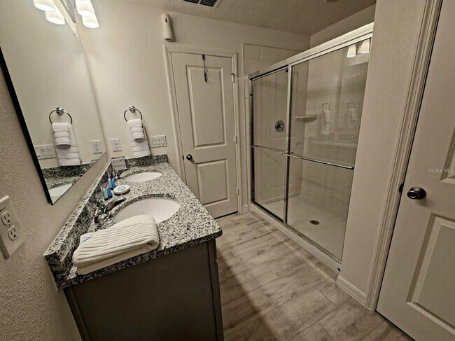 Building Photo - 1055 Papaya Cir.