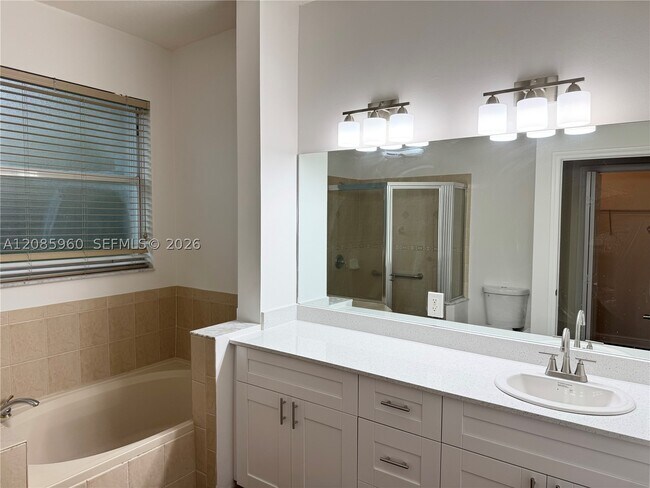 Building Photo - 5044 SW 139th Ave