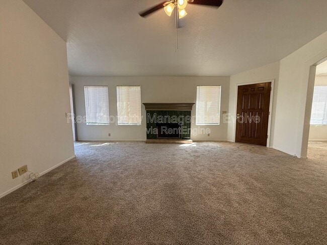 Building Photo - 4260 E Rosemonte Dr