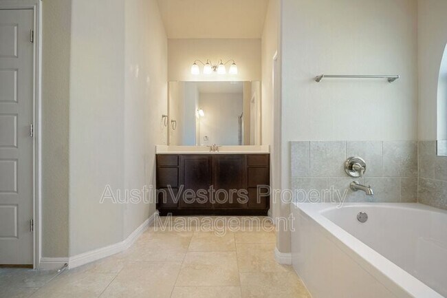 Building Photo - 16212 Chianti Cove