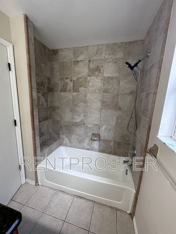 Building Photo - 5980 Scotchwood Glen