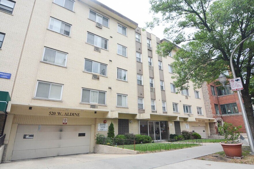 Primary Photo - 520 Aldine