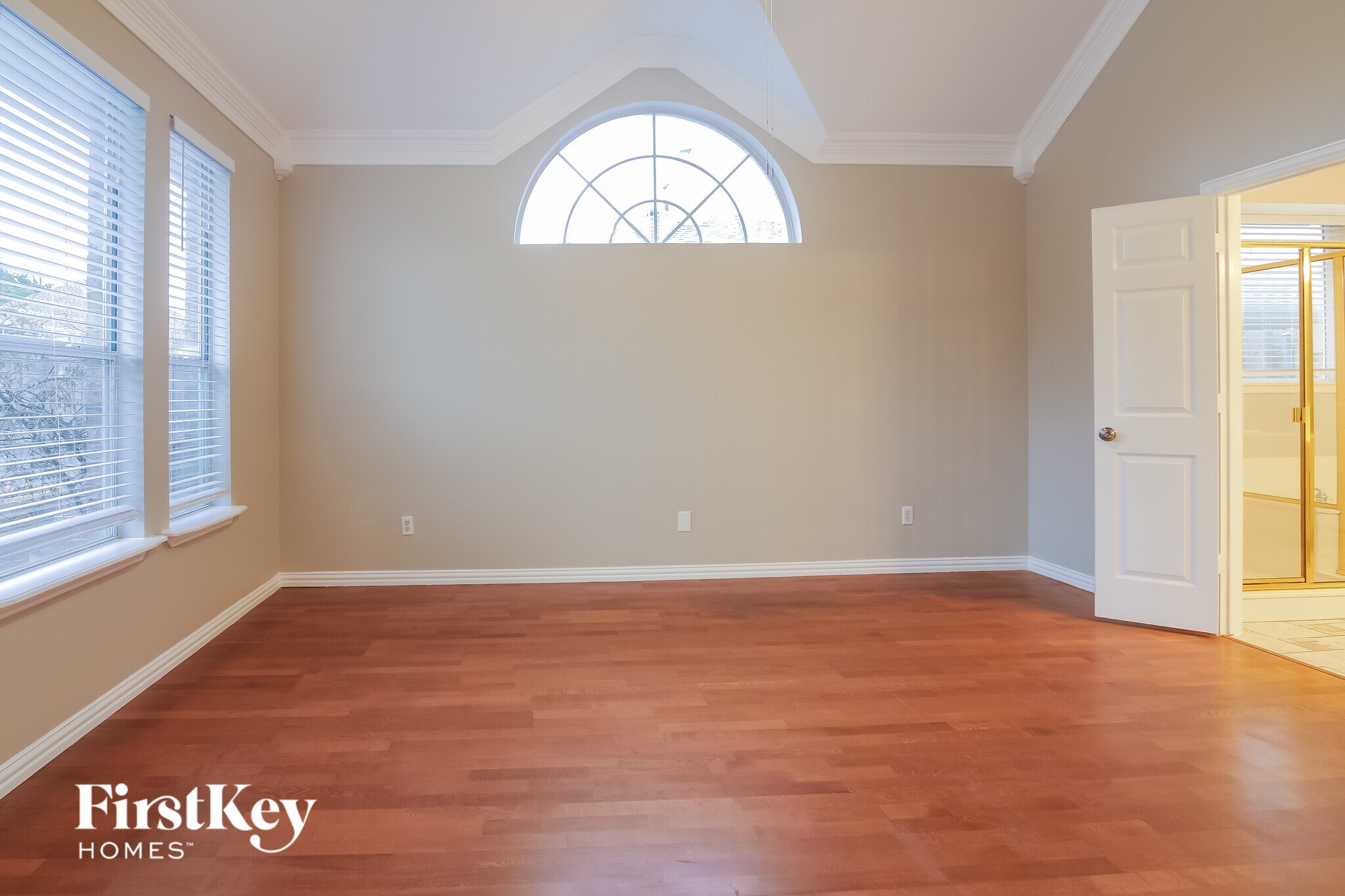 Building Photo - 3145 Waterside Dr