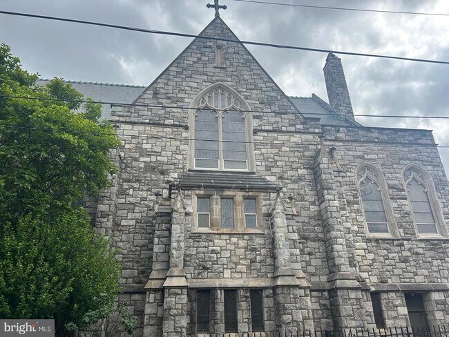 Building Photo - 1117 Winton St