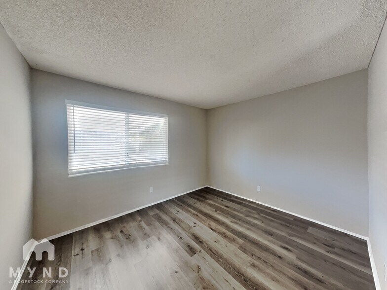 Building Photo - 2421 Cypress St