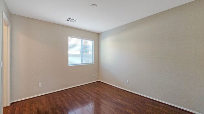 Building Photo - Lots of sq ft for the money! New paint!