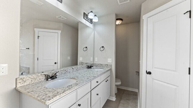 Building Photo - 3960 Deerhurst St