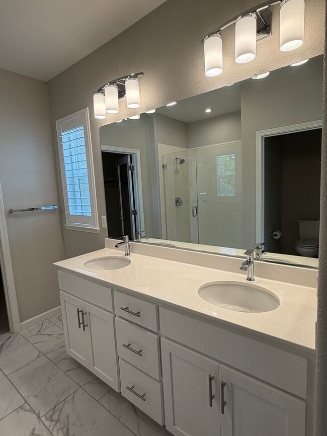 Building Photo - 700 Apricot Cir