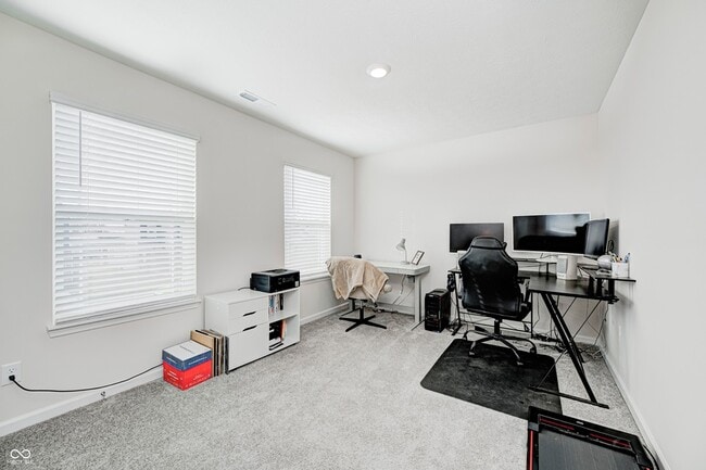 Building Photo - 2214 Warbler St
