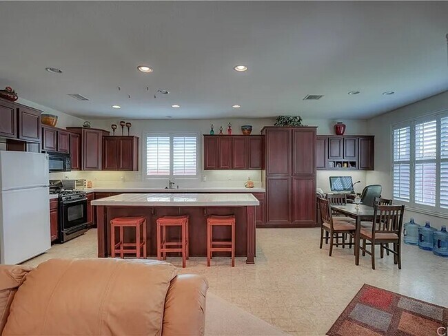 Building Photo - 29394 Castaway Ct