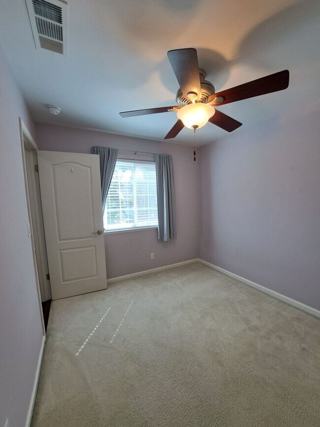 Building Photo - 3-Bedroom 2 Story Home in a Gated Communit...
