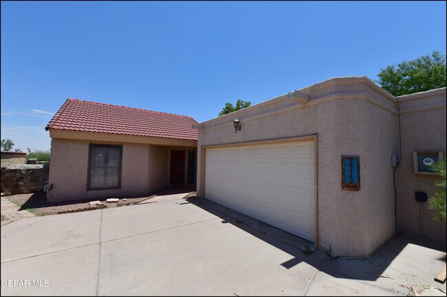 Building Photo - 3212 Canyon Point Ln