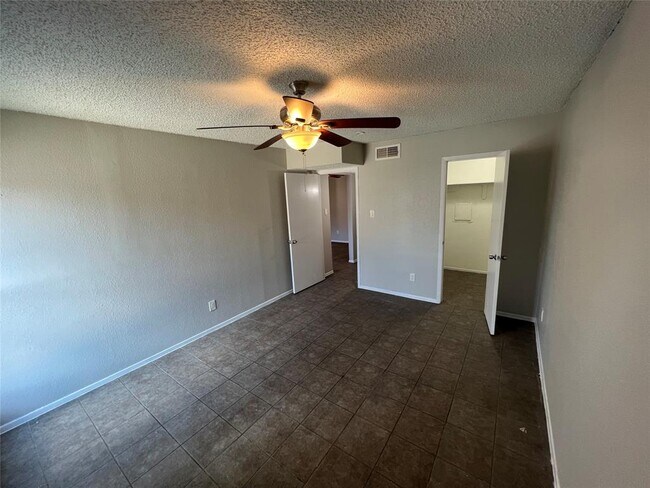 Building Photo - 12615 Brookglade Cir