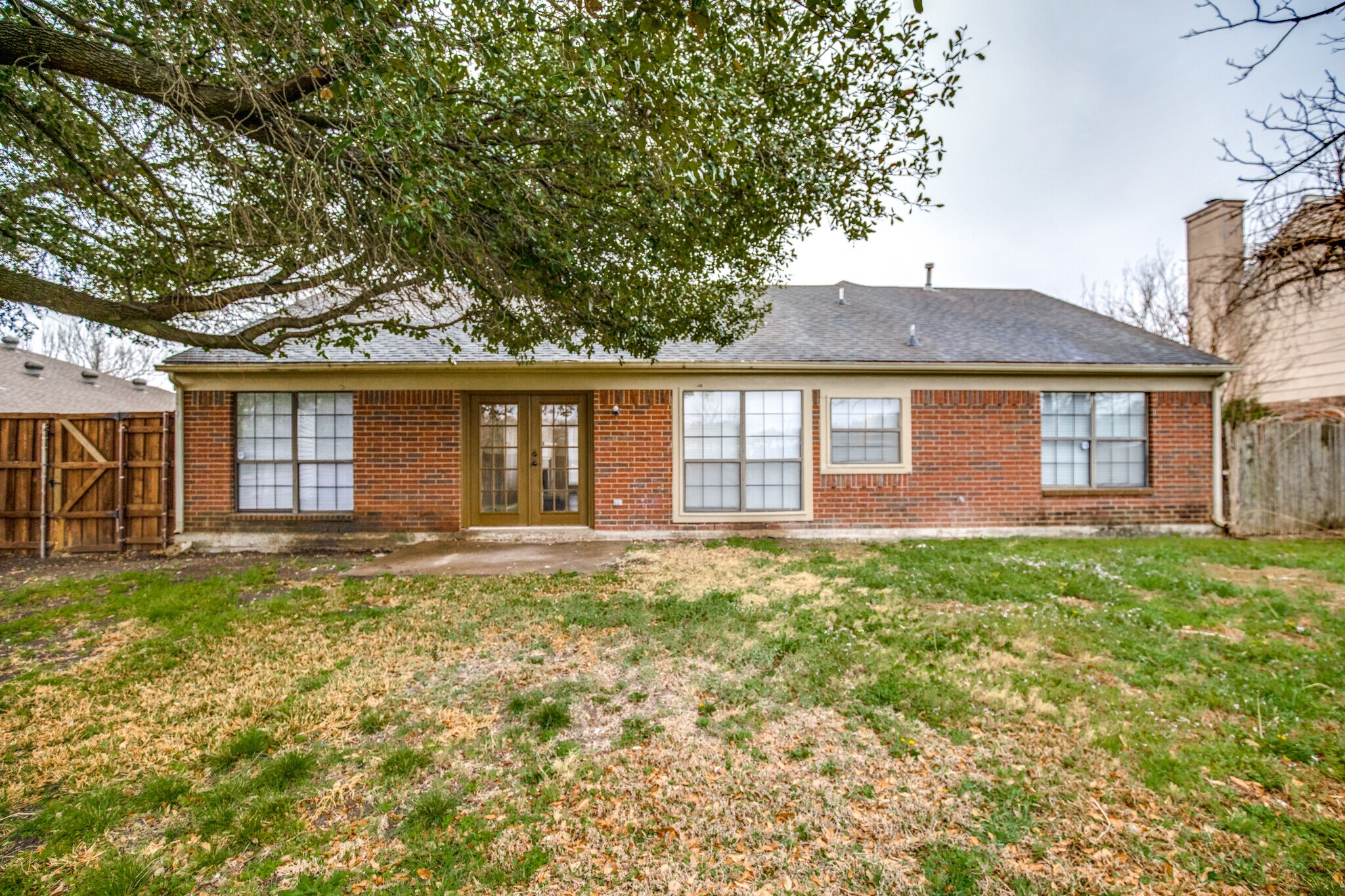 Building Photo - 1709 Huntington Dr