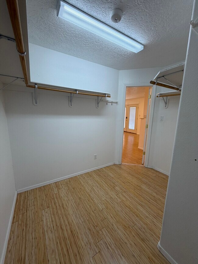 Building Photo - 8125 Eddy Ave NE