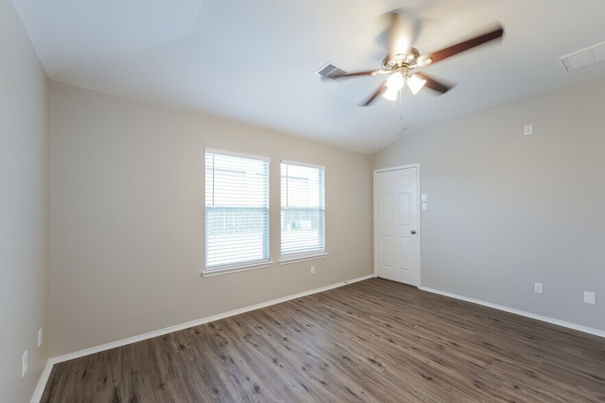 Building Photo - 22314 Albee Dr