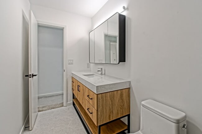 Building Photo - Newly Remodeled, Bright & Airy End Unit Condo in the beautiful "Villa Florenza" Complex in the he...