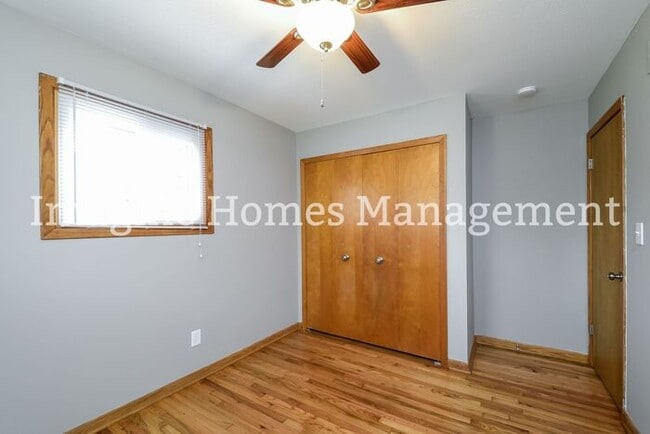 Building Photo - Recently Remodeled 3 Bedroom Duplex Ranch ...