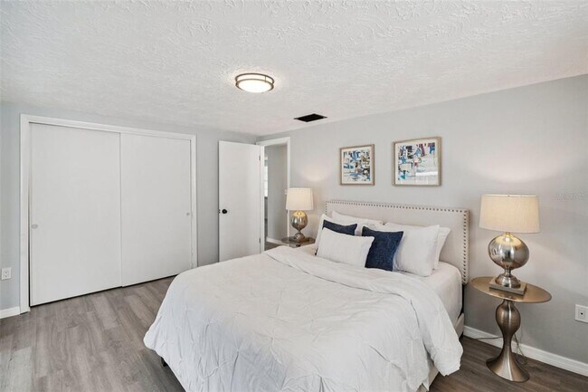 Building Photo - 3524 Cincinnati Dr