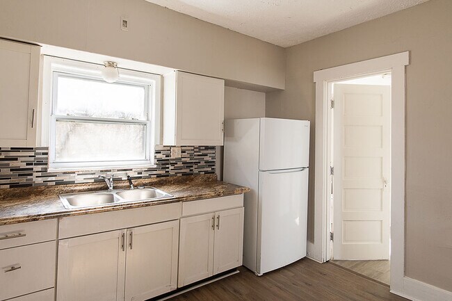 Building Photo - 2141 Philadelphia Dr