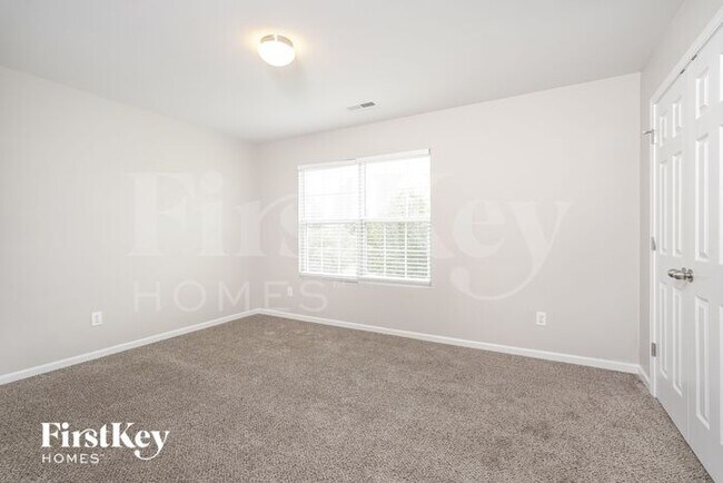 Building Photo - 294 Hartsfield Forest Dr