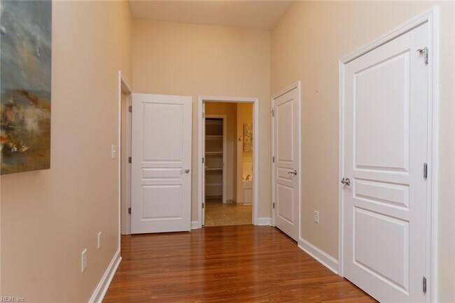 Building Photo - 670 Town Center Dr
