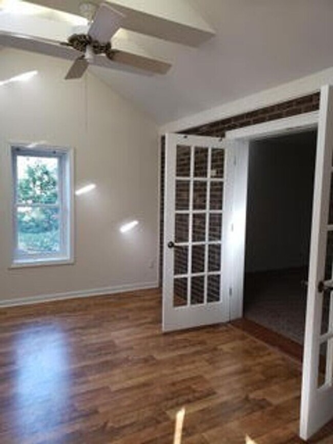 Building Photo - 504 Mountain Breeze Ln