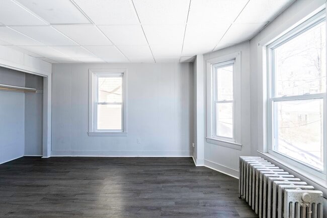 Building Photo - 30 Chestnut St