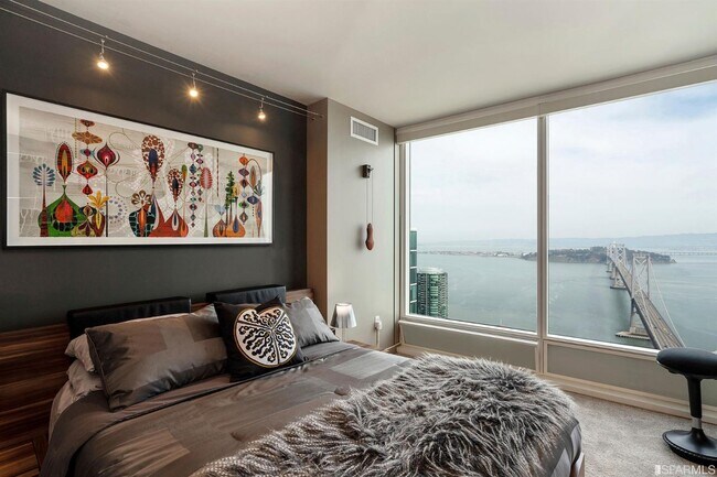 Building Photo - 425 1st St