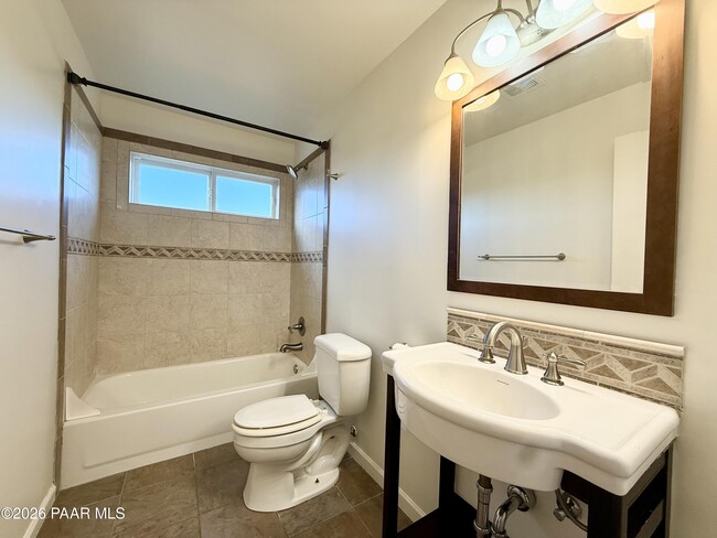 Building Photo - 5260 N Verde Ln