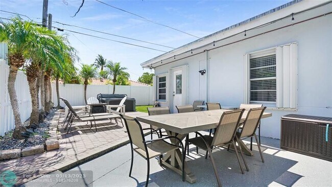 Building Photo - 2716 N Ocean Blvd