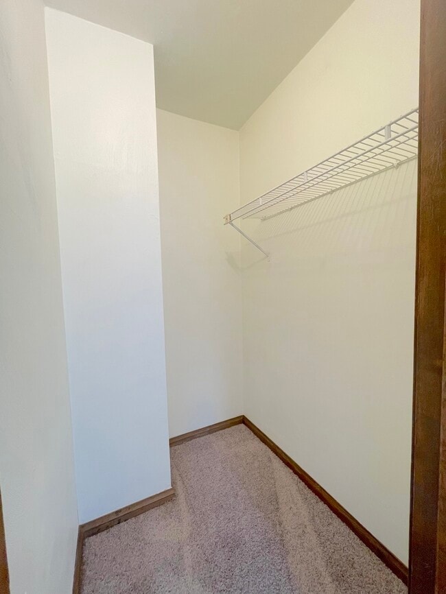 Building Photo - 5523 Gates Landing Rd