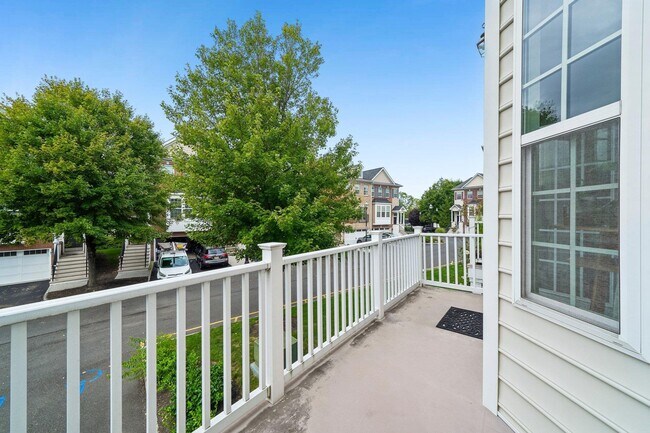 Building Photo - 21 Creekside Ct