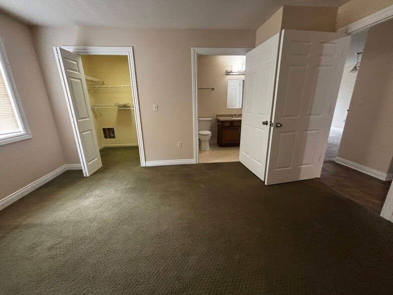 Bed room - 542 Pewaukee Rd