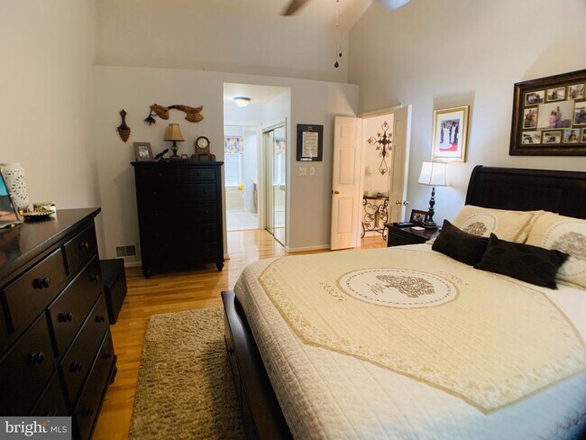 Building Photo - 8604 Oak Chase Cir