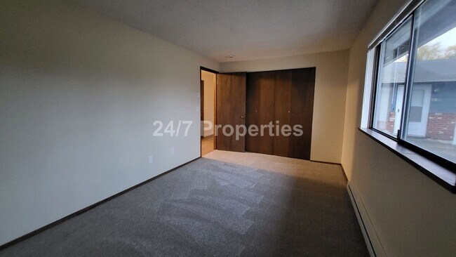 Building Photo - 2024-760MF