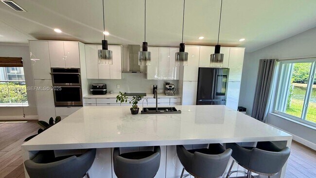 Building Photo - 388 Carrington Dr