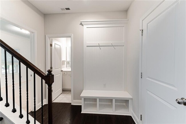Building Photo - 3634 Via Nuova Ln