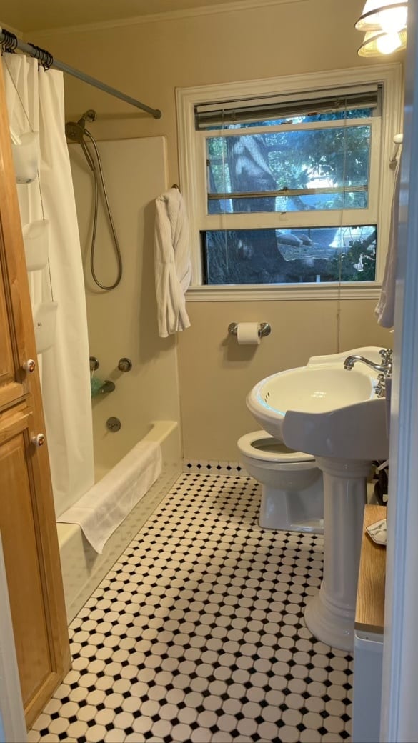 Building Photo - 965 Cowper St